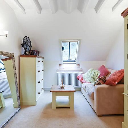 Converted Chapel, Stunning Sea & Mountain Views! Penmaen-mawr 외부 사진