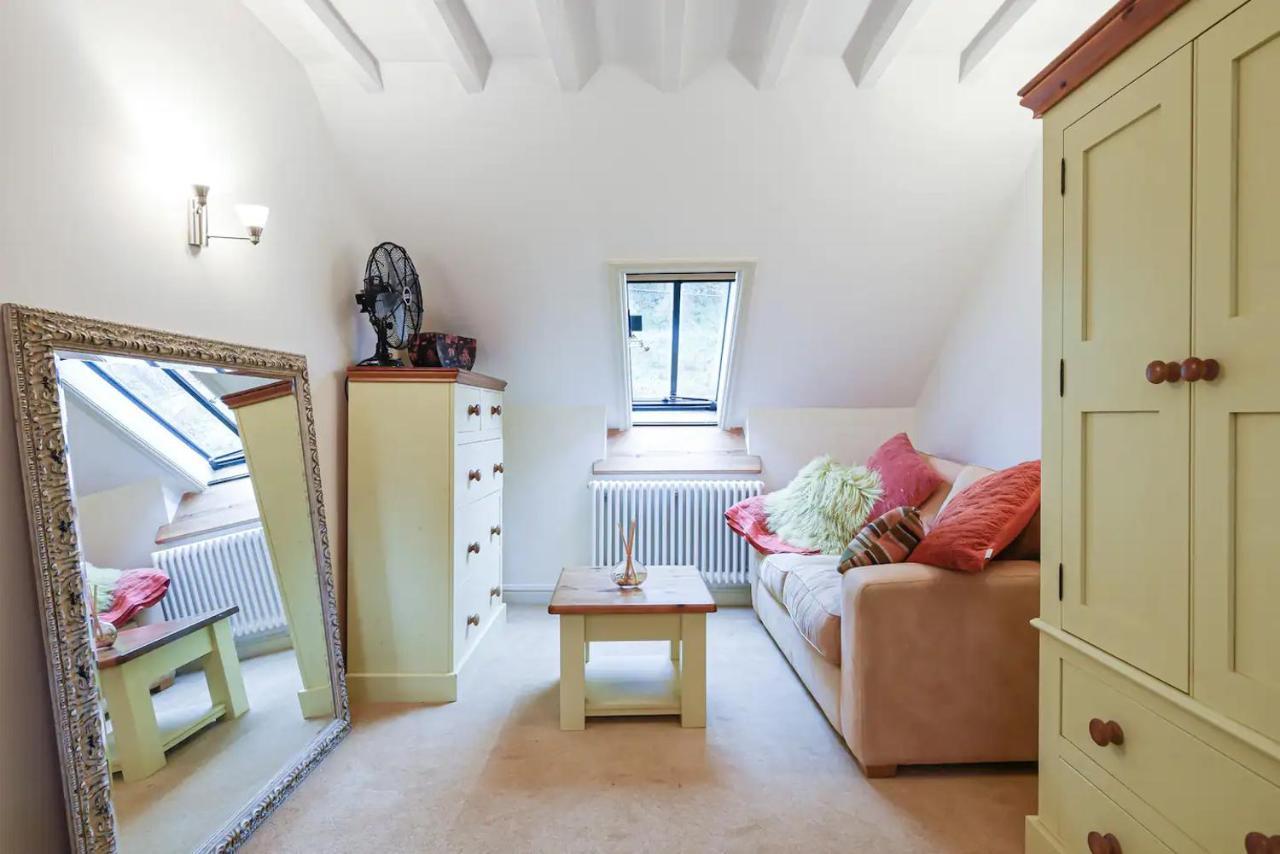Converted Chapel, Stunning Sea & Mountain Views! Penmaen-mawr 외부 사진
